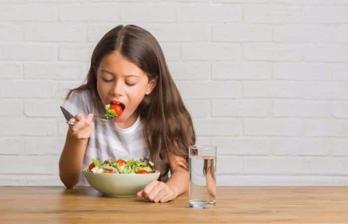Los expertos recomiendan alimentos específicos para los escolares