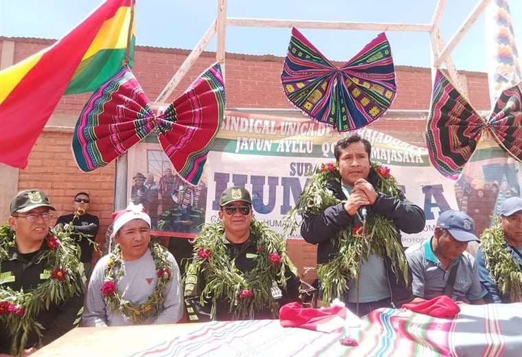 Israel Huaytari en un acto navideño en Potosí