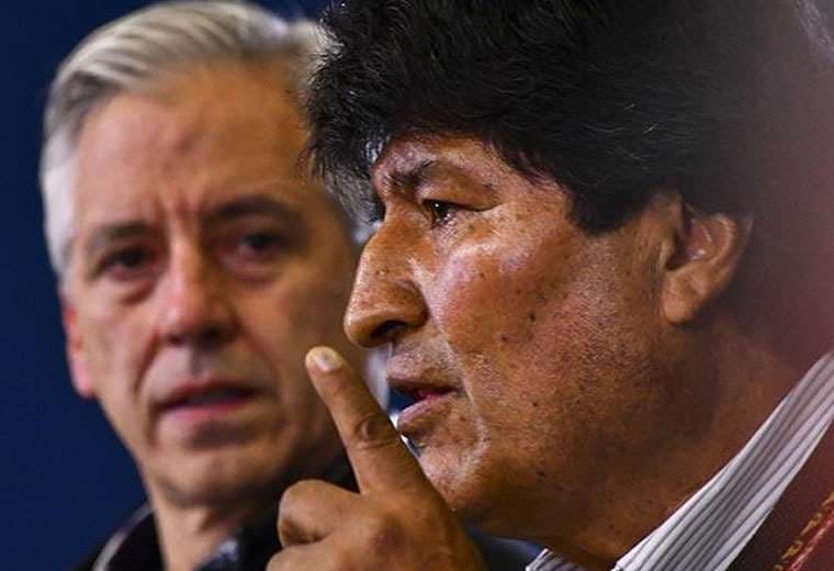 Álvaro García Linera y Evo Morales. Foto de archivo: ABI