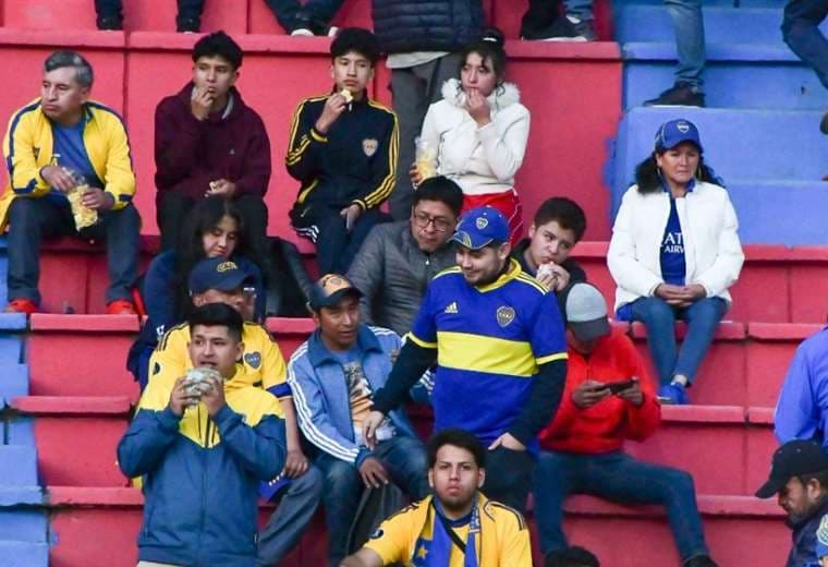 Muchos hinchas de Boca asistieron al Víctor Agustín Ugarte. Foto: APG Noticias