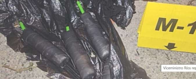 Gobierno reporta hallazgo de bolsas con explosivos en El Alto