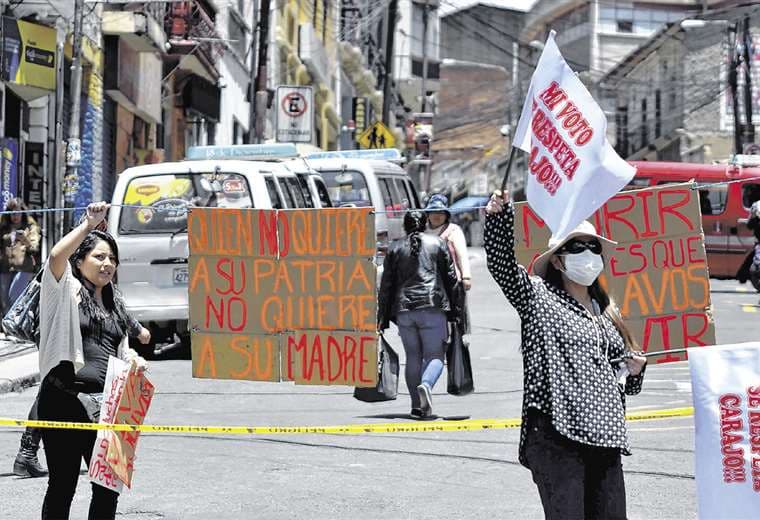 Los puntos de bloqueo se radicalizaron en la zona sur de La Paz (APG)