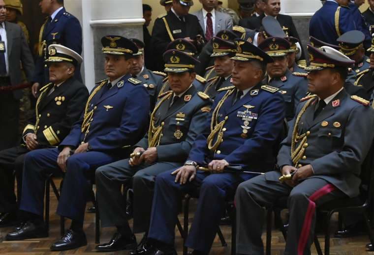 El Alto Mando Militar fue cambiado en Bolivia
