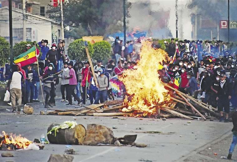 El sábado se registraron enfrentamientos en Sacaba, Cochabamba. Foto: Los Tiempos