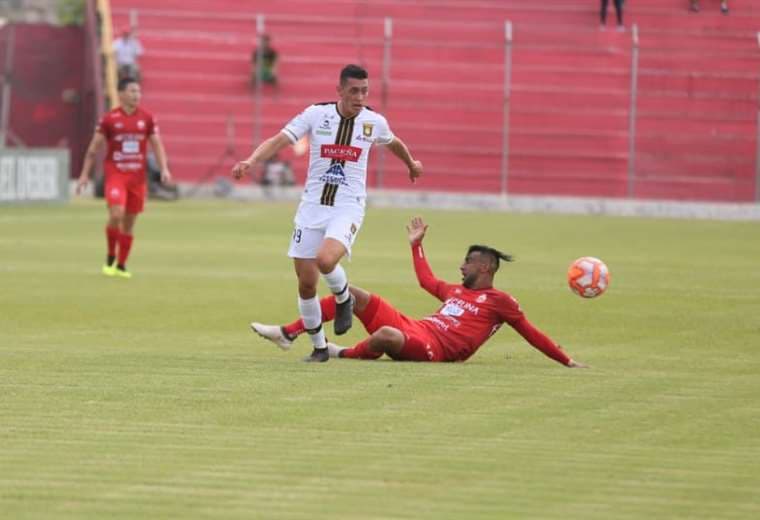 El partido se disputa en el estadio Gilberto Parada, de Montero. Foto. William Cruz 