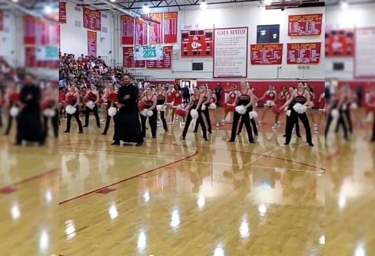 Baile de animadoras con música de Star Wars en un instituto católico termina con sorpresa 
