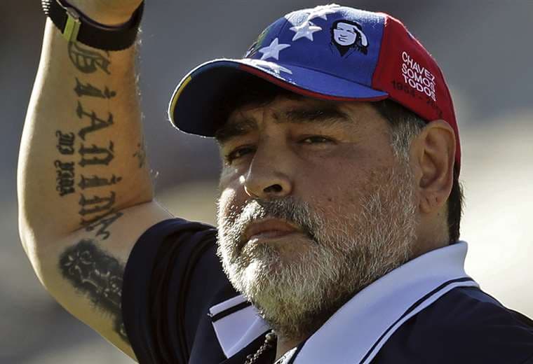 Diego Maradona, técnico de Gimnasia y Esgrima de La Plata. Foto: AFP