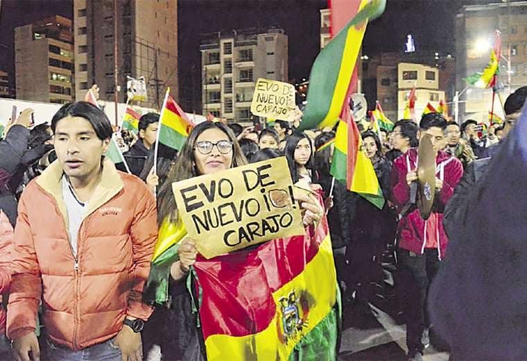 En Oruro hubo marchas, el miércoles por la noche, en contra de Evo