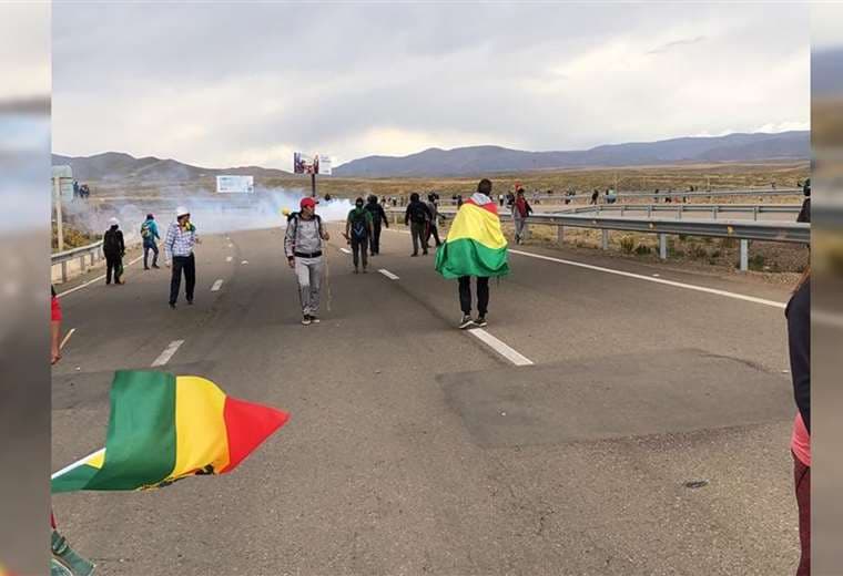 Los enfrentamientos en la carretera Oruro - La Paz (Foto: Guy Ajata)