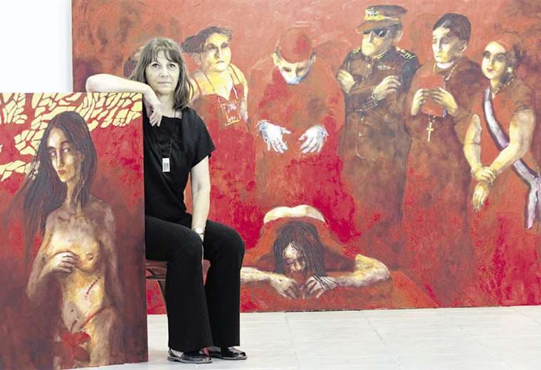 Las nuevas pinturas de Stih vuelcan su mirada crítica hacia la violencia y el abuso contra las mujeres. Foto: JORGE IBÁÑEZ