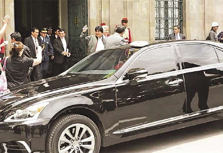 El Lexus blindado que utilizaba el presidente Evo Morales no ha sido utilizado por la presidenta Áñez. Foto: Archivo