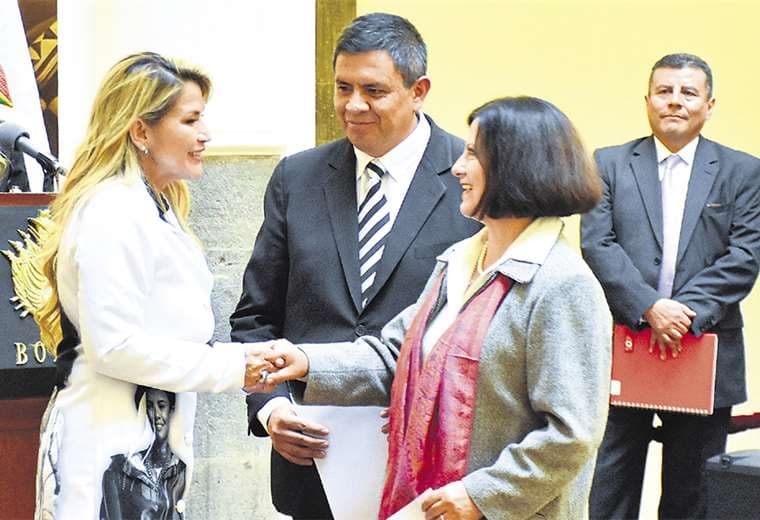 Áñez designó vocales electorales para La Paz y Cochabamba