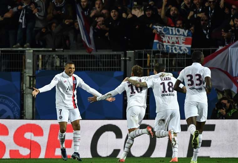 Los jugadores del PSG celebrando la victoria. Foto: AFP