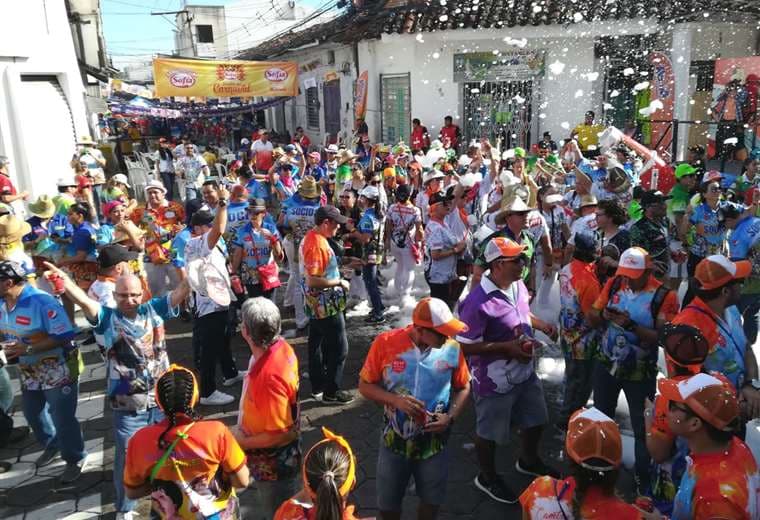 Las comparsas que integran La Cruz Carnavalera no participarán como agrupación en 2021