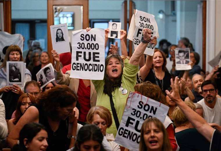Víctimas de la dictadura militar en Argentina celebran el fallo del juicio  / AFP 