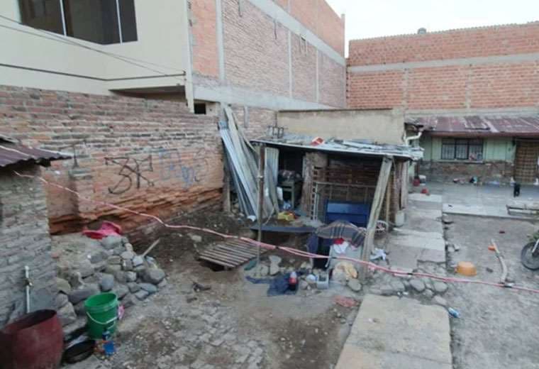 Cochabamba: hallan el cuerpo de un hombre enterrado en el patio de una vivienda  