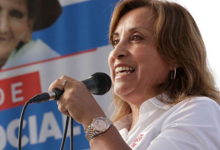 3 claves para entender el "caso Rolex" por el que allanaron la casa de la presidenta de Perú, Dina Boluarte 