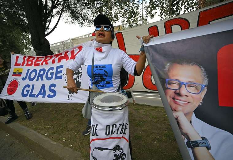 Partidarios del exvicepresidente ecuatoriano Jorge Glas piden su liberación en Quito / AFP