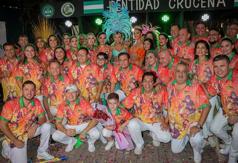 Los Pengas son los coronadores del Carnaval cruceño 2025