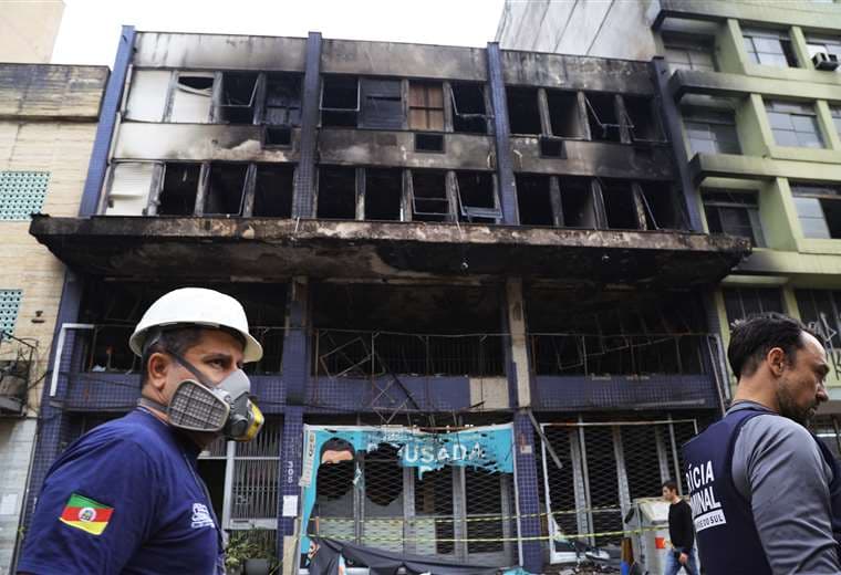 Al menos 10 muertos en incendio de albergue de sintecho en sur de Brasil